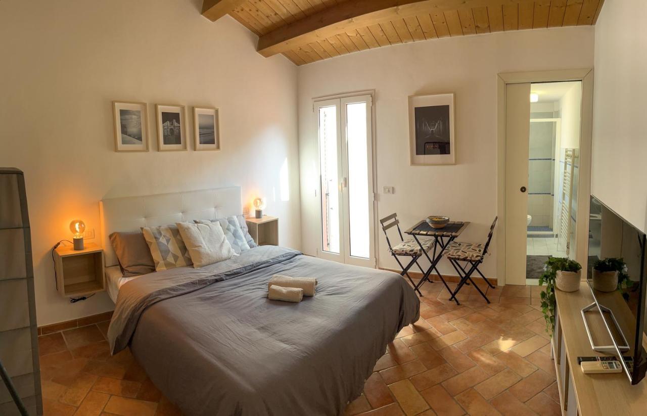 Appartements Dans Agreable Maison De Ville Centre Historique De Rimini Exterior foto